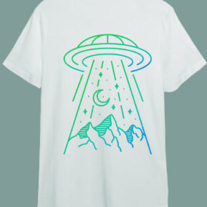 Camiseta Ovni y Montañas