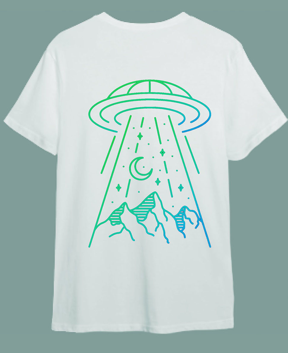 Camiseta Ovni y Montañas